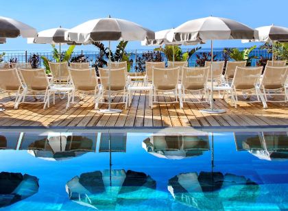 Grand Hotel Des Sablettes Plage, Curio Collection By Hilton