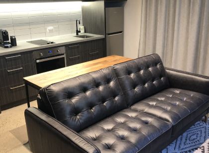 Timber Door Luxury Accommodation Geelong