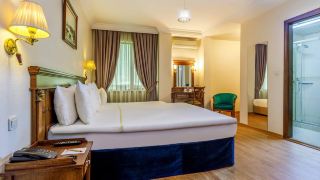 golden-crown-hotel