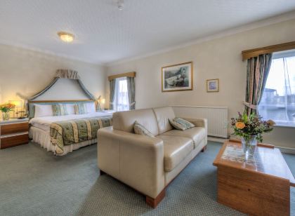 The Dolphin Hotel