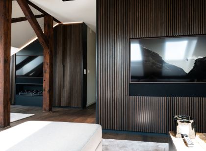 Airhome Limmatquai River View Apartment