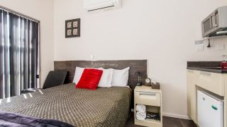 151-on-london-motel-and-conference-centre