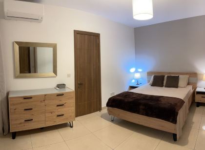 Spinola Bay Apt - Beatiful 3-Double Bed Apt Near Beach in Prime Location