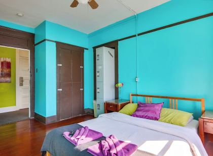 Lucky d's Youth and Traveler's Hostel
