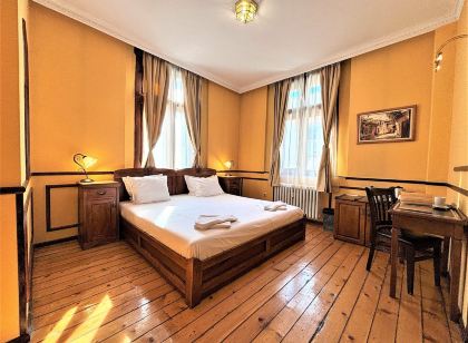 L'Opera Guest House
