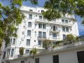 college-hotel