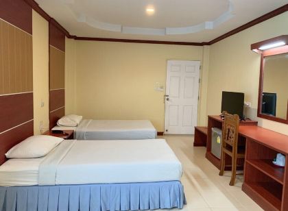 โฮมแลนด์ รีสอร์ท