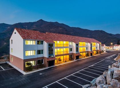 밀모캠핑리조트 빨강치마