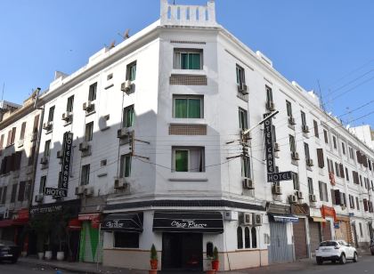 Cadé Hotel