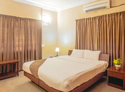 Hanu Reddy Residences Wallace Garden