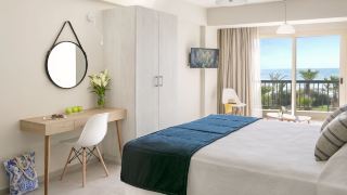 louis-paphos-breeze