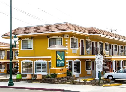 Bay Area Inn & Suites