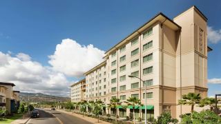 embassy-suites-by-hilton-oahu-kapolei-free-breakfast
