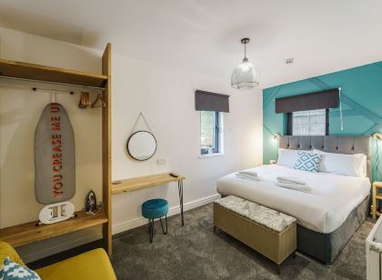 Deluxe Studio Apartments