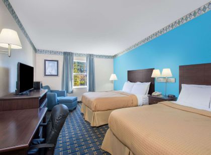 Days Inn by Wyndham Roanoke Near I-81
