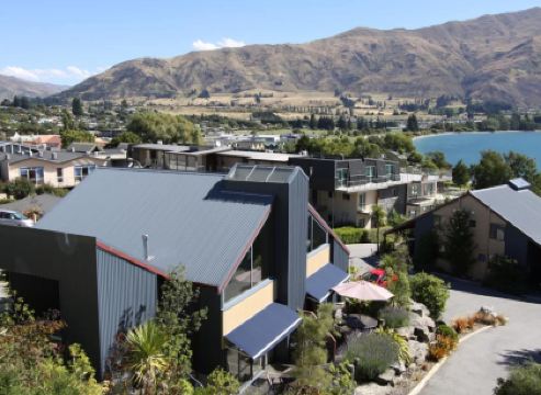 The Moorings Motel and Apartments