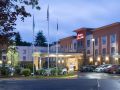 hampton-inn-and-suites-seattle-redmond-wa