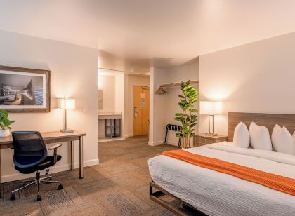Inn at Moss Landing Point