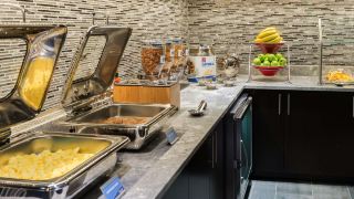 fairfield-inn-and-suites-by-marriott-boston-cambridge