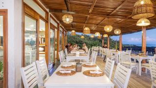 blu-galapagos-sustainable-waterfront-lodge