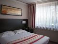 hotel-black-and-green