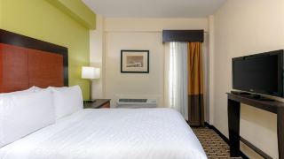 holiday-inn-express-and-suites-atlanta-downtown-an-ihg-hotel