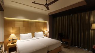 hotel-charan-plaza