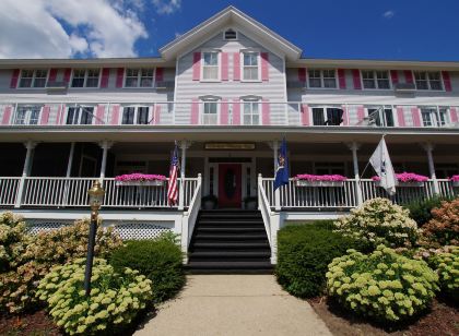 Harbor House Inn
