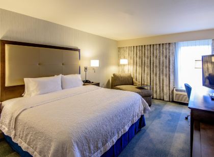 希爾頓歡朋套房飯店-傑克遜市中心體育館