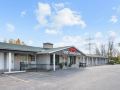 oyo-first-canada-hotel-cornwall-hwy-401-on