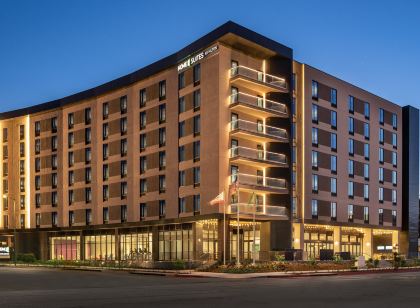 홈2 스위트 바이 힐튼 우들랜드힐스