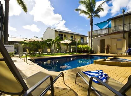 Moonlight Bay Apartments
