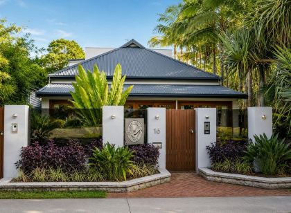 Bayhaven Lodge