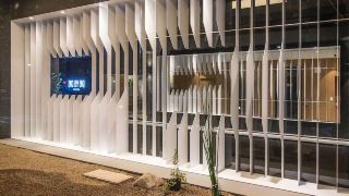 blo-by-blo-hotel