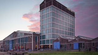 doubletree-by-hilton-amsterdam-ndsm-wharf