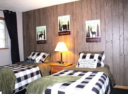 Lazy Bear Lodge on snow/UTV trails and lake