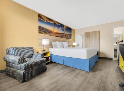 Days Inn by Wyndham Fort Wayne