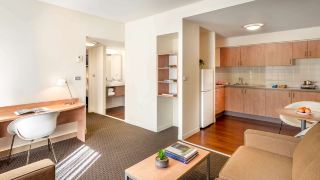 ibis-melbourne-hotel-and-apartments