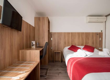 Brit Hotel Plaisance A9/A61