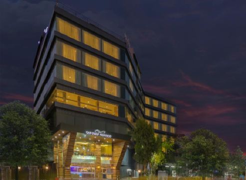 Hrj Sarovar Portico Indore