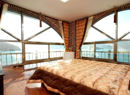 거제 구조라타운펜션