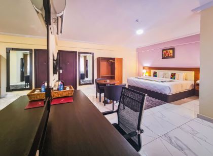 Rhogem Hotel