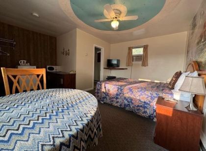 Holiday Motel