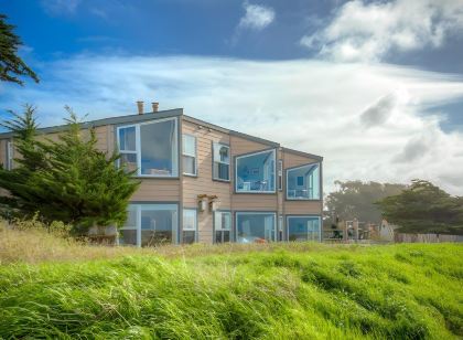 Captain's Inn at Moss Landing