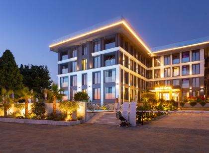 Delos Hotel