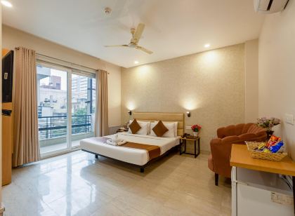 Aadat Hotel Subhash Chowk Gurgaon