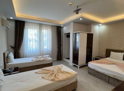 Grand Black Hotel