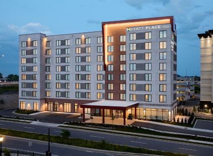 Hyatt Place Montreal Airport