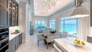 club-se7en-at-the-beachcomber