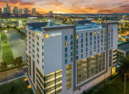 La Quinta Inn & Suites by Wyndham Nashville Downtown/Stadium